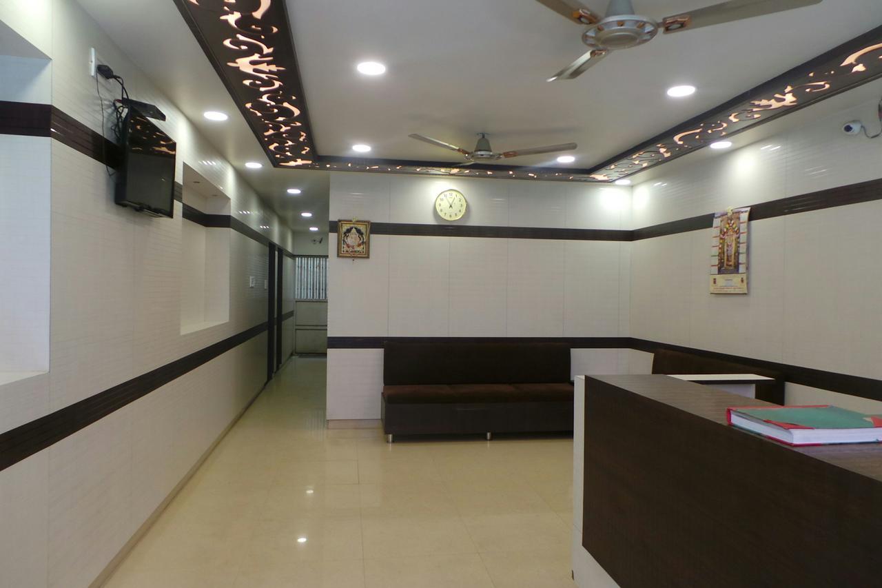 Manjusri Paradise Hotel Bangalore Buitenkant foto